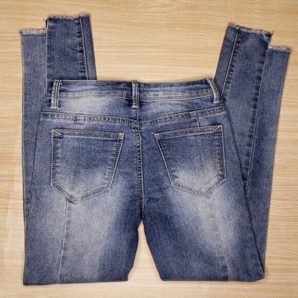 Bebe Girls Step Hem Skinny Jeans 8 - Picture 2 of 9